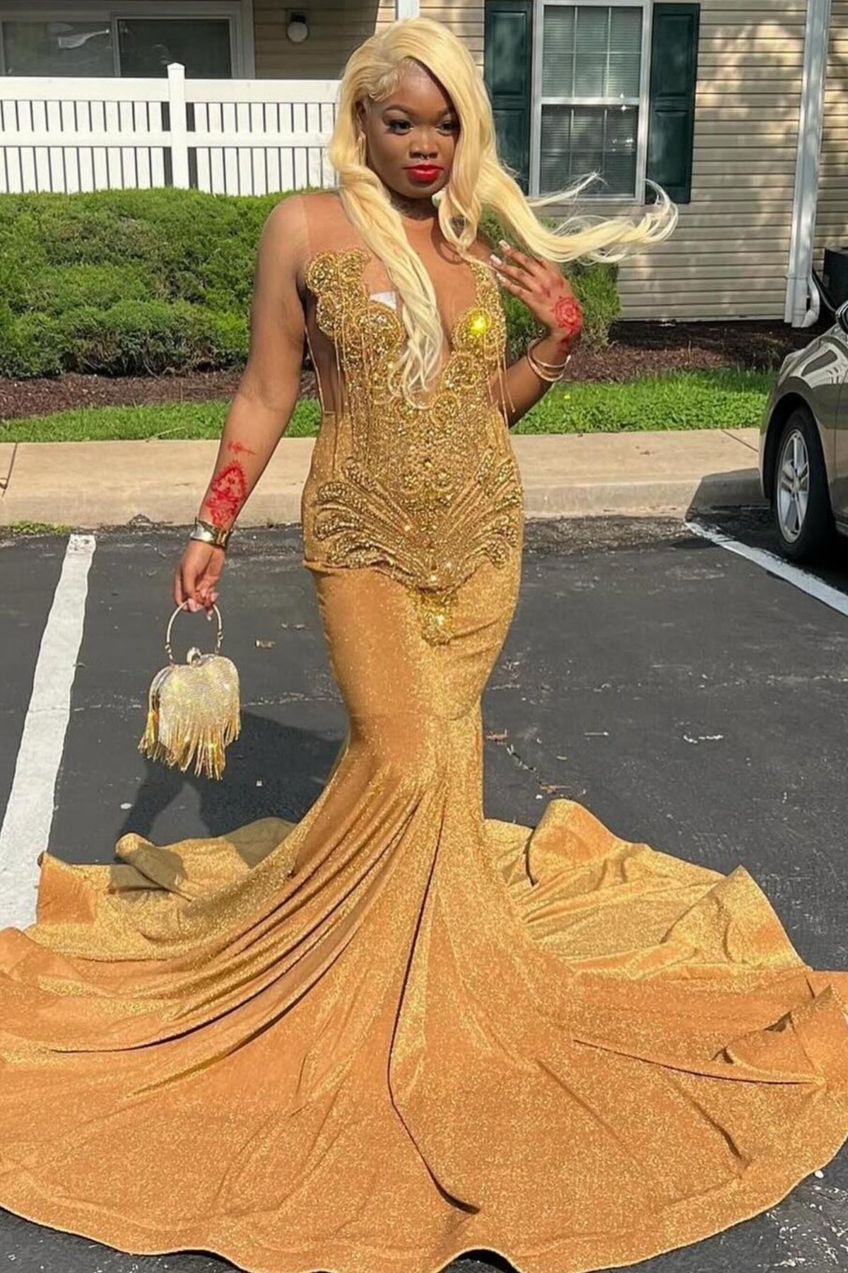 Sexy Gold V-Neck Beadings Sequins Mermaid Prom Dresses