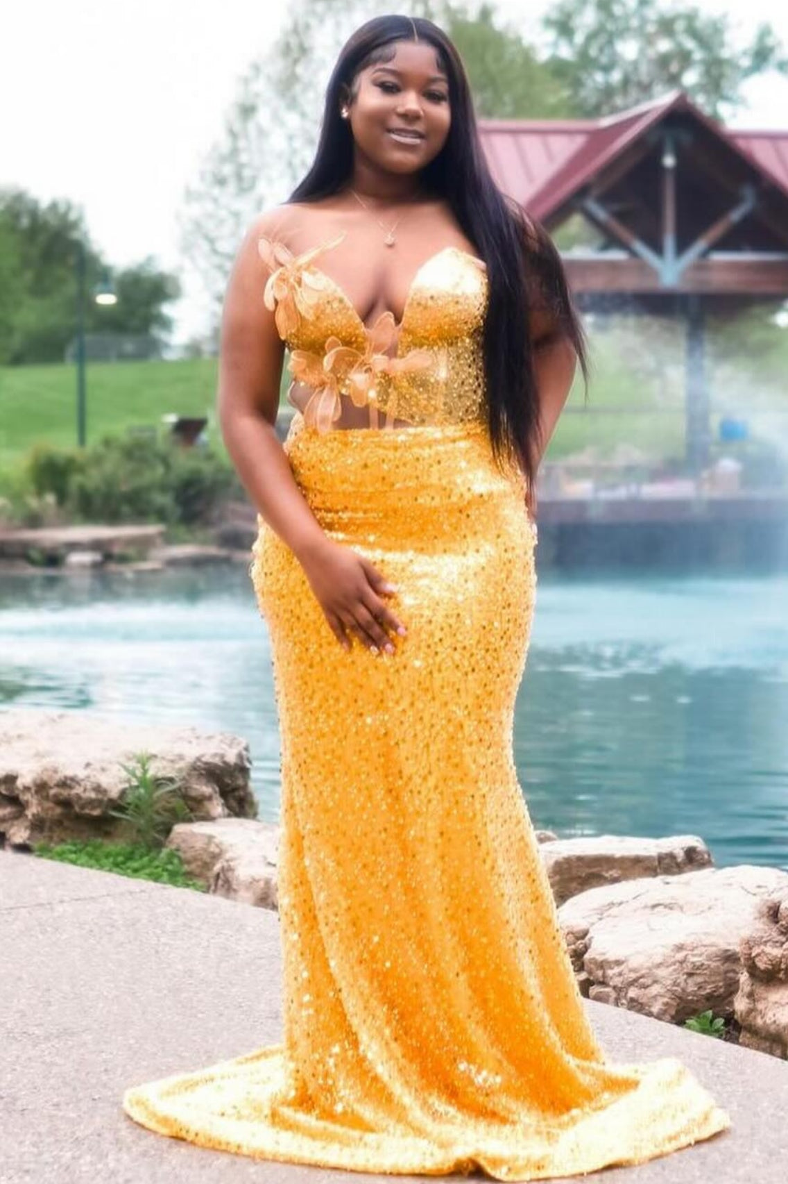 Sexy Yellow Deep V-Neck Sequins Sheath Prom Dresses