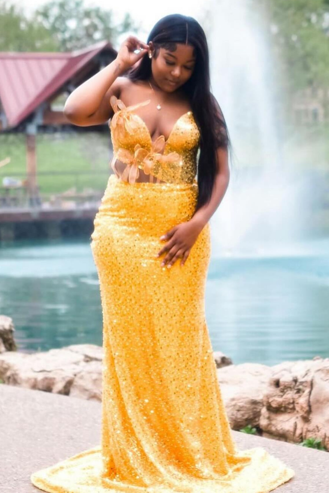 Sexy Yellow Deep V-Neck Sequins Sheath Prom Dresses