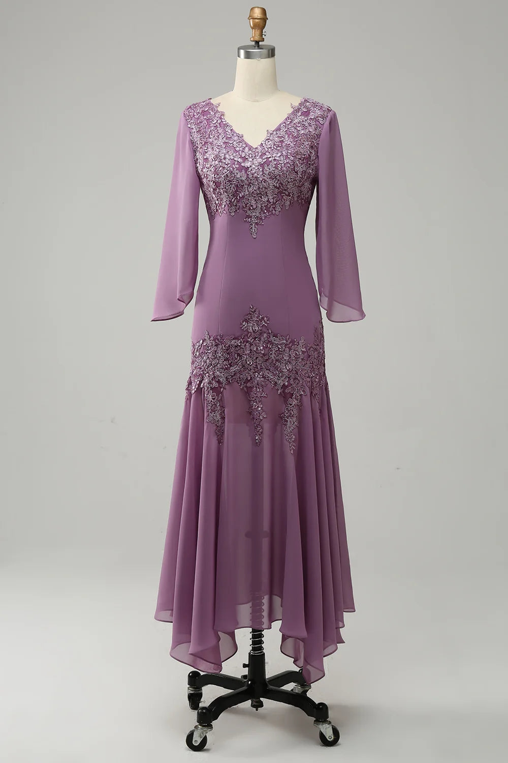 Gorgeous Lavender V-Neck Appliques Mother Of The Bride Dresses
