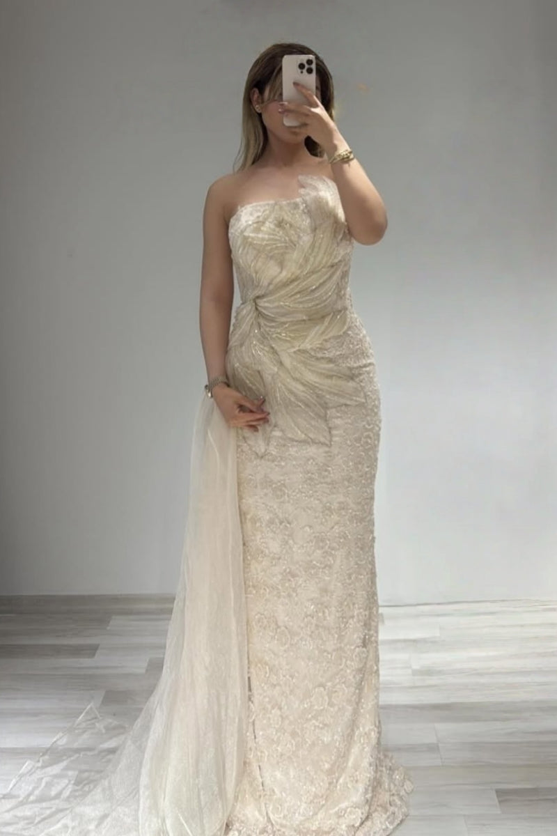 Exquisite Ivory Strapless Lace Evenings Dresses With Beadings
