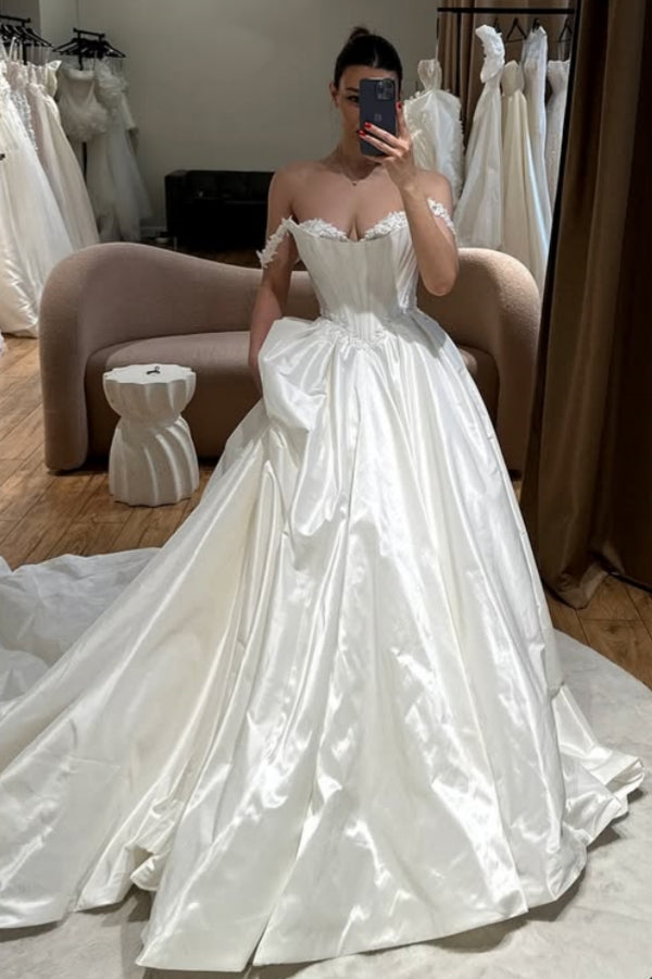 Decent Spaghetti Straps Appliques Ball Gown Wedding Dresses