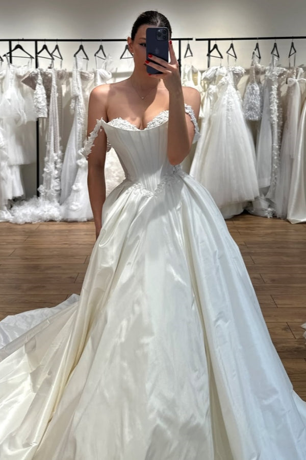 Decent Spaghetti Straps Appliques Ball Gown Wedding Dresses