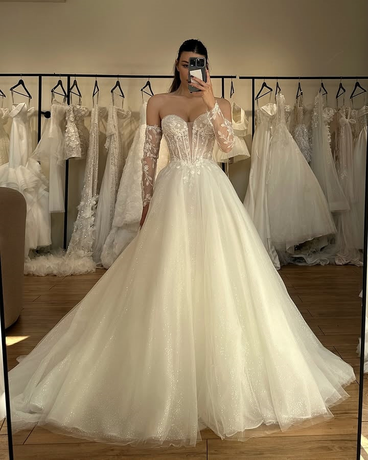 Sparkle Sweetheart Appliques Ball Gown Wedding Dresses With Lace Glove