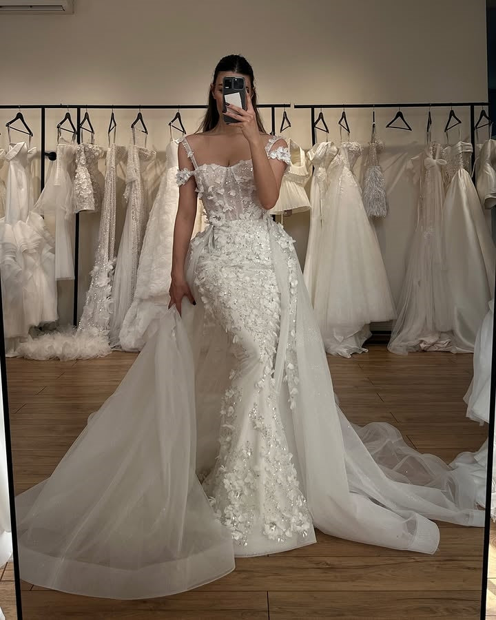 Generous Off-The-Shoulder Lace Sheath Wedding Dresses With Panel Train