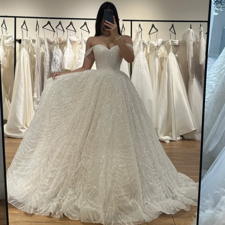 Generous Off-The-Shoulder Lace Ball Gown Wedding Dresses With Ruffles