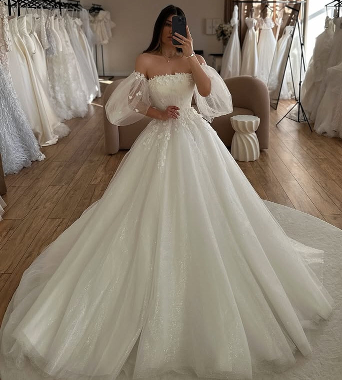 Elegant Strapless Appliques A-Line Wedding Dresses With Lantern Sleeves