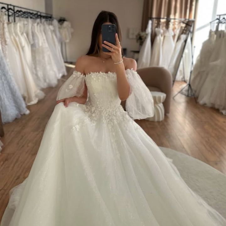 Elegant Strapless Appliques A-Line Wedding Dresses With Lantern Sleeves