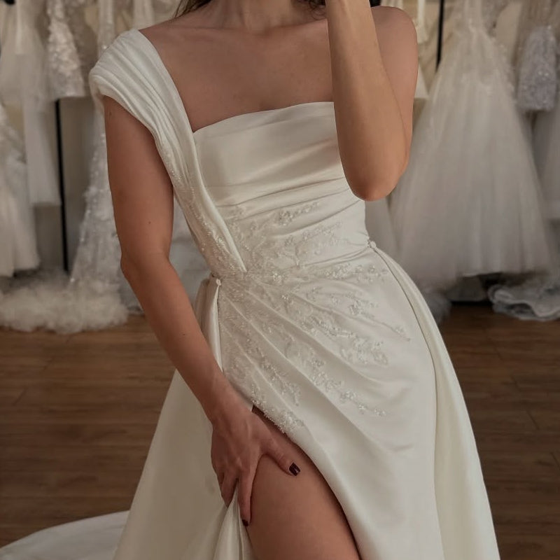 Chic One Shoulder Side Slit Appliques Sheath Wedding Dresses With Panel Train
