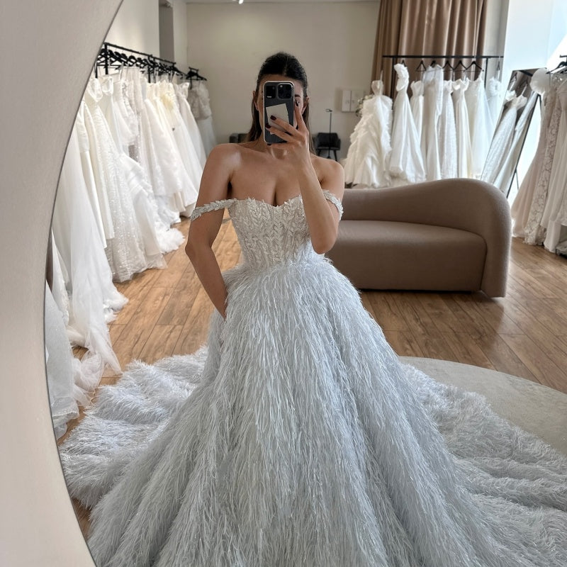 Special Off-The-Shoulder Appliques Lace Ball Gown Wedding Dresses