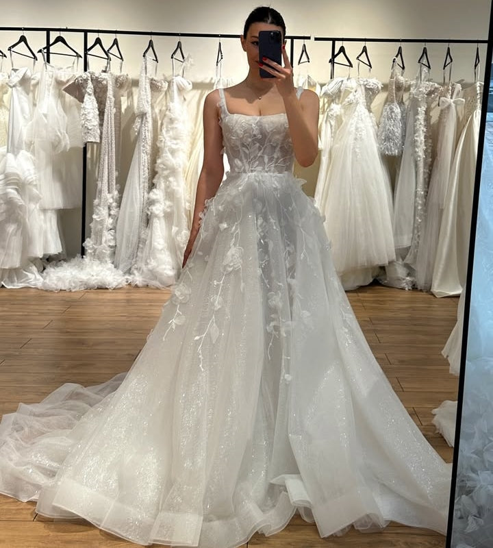 Elegant Spaghetti Straps Appliques Ball Gown Wedding Dresses