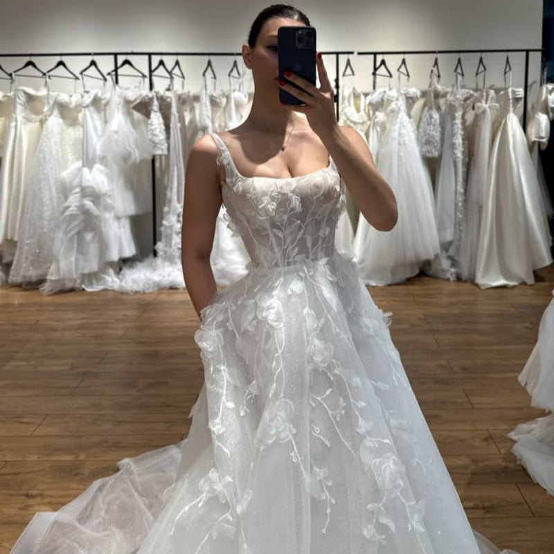 Elegant Spaghetti Straps Appliques Ball Gown Wedding Dresses