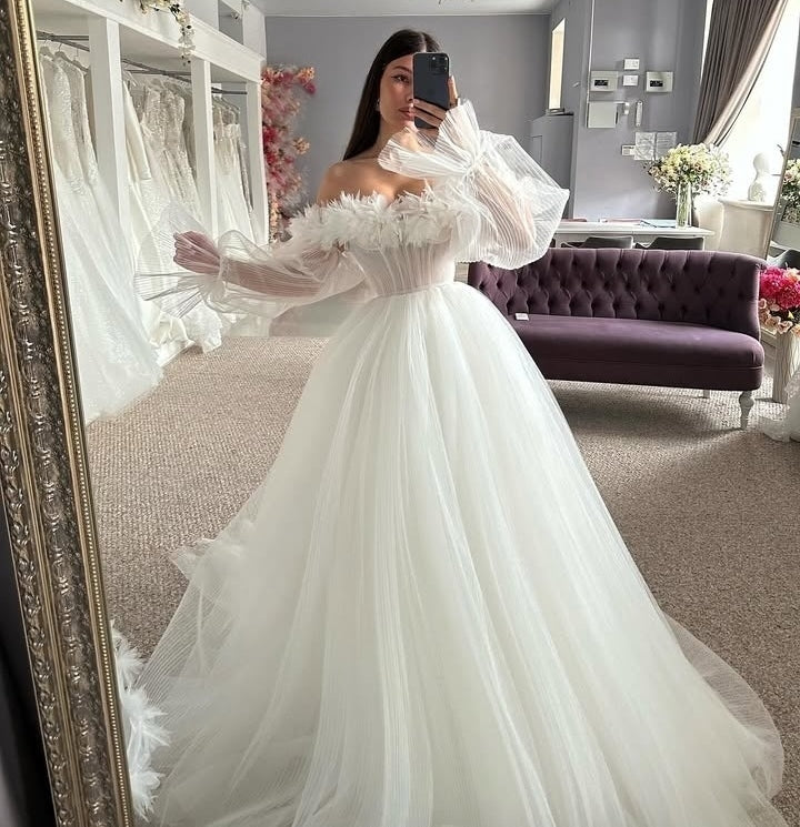 Mild Off-The-Shoulder Long Sleeves Appliques Ball Gown Wedding Dresses