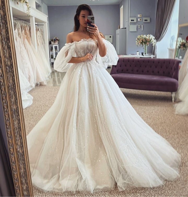 Generous Off-The-Shoulder A Line Lace Tulle Wedding Dresses With Appliques