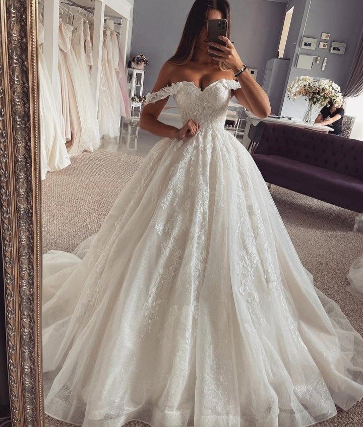 Chic Off-The-Shoulder A Line Ruffles Lace Wedding Dresses