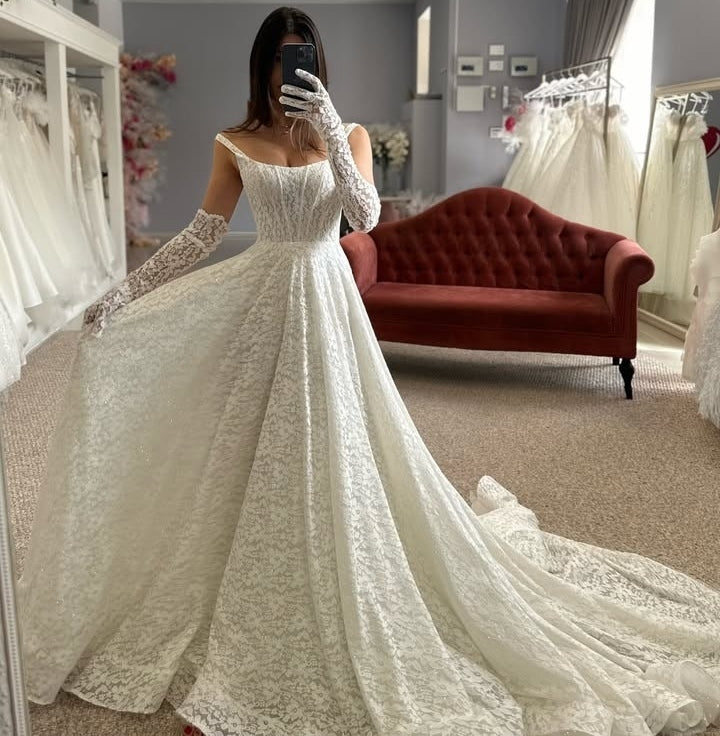 Beautiful Spaghetti Strap A Line Lace Wedding Dresses With Gloves