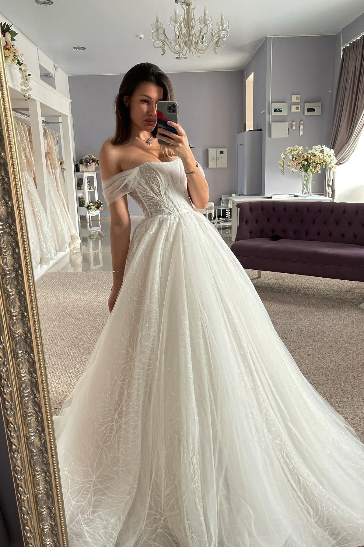 Sexy Off-the-shoulder A Line Lace Tulle Wedding Dresses With Beadings