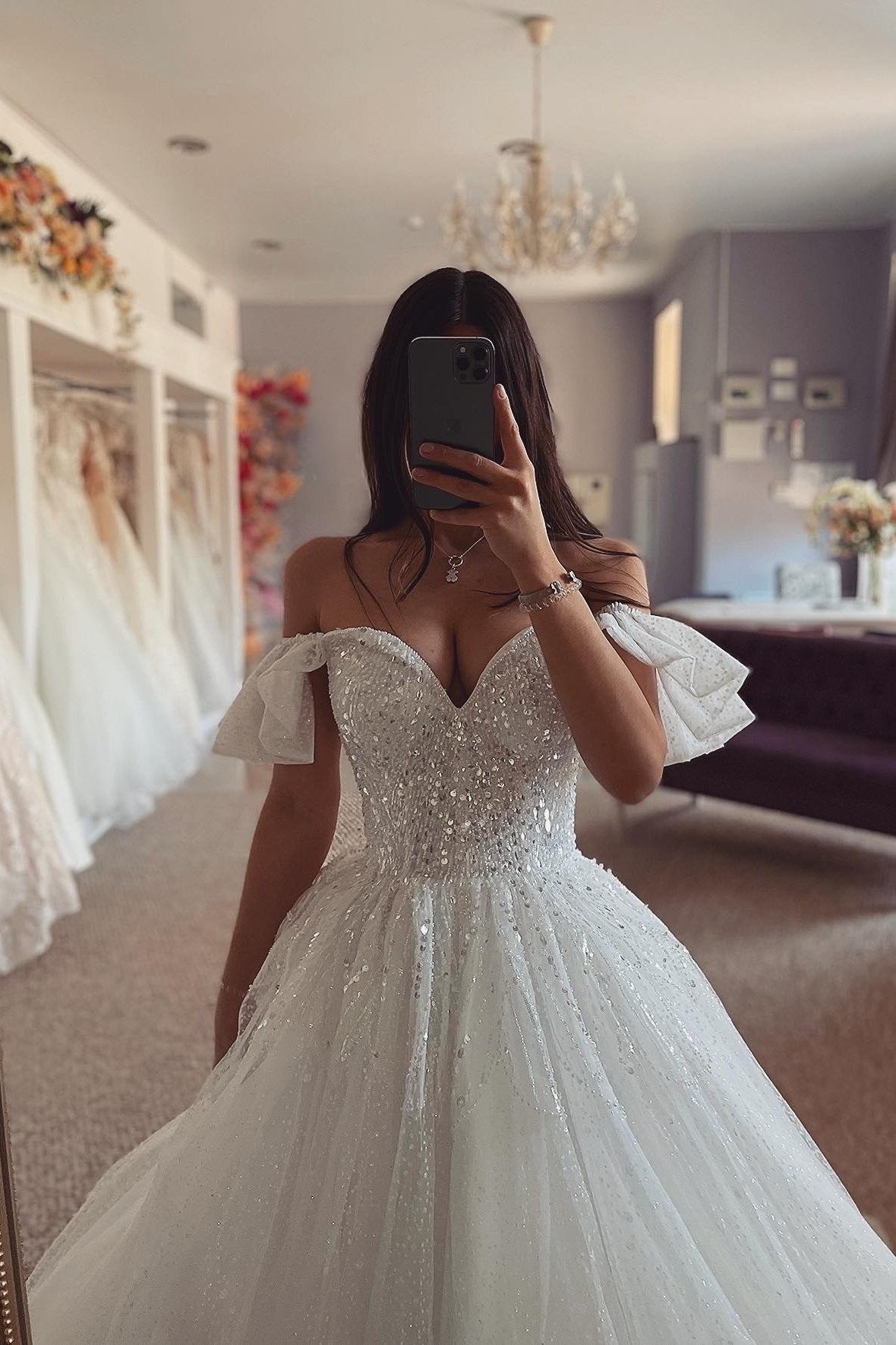 Chic Sweetheart Ball Gown Sequins Tulle Wedding Dresses