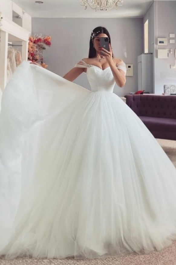 Dignified Sleeveless Off-the-shoulder Ball Gown Tulle Wedding Dresses