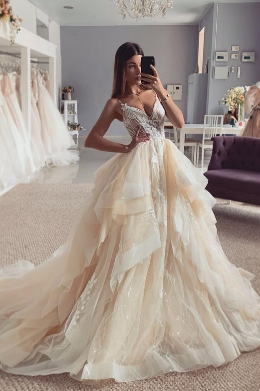 Gorgeous Spaghetti Strap Appliques Puffy Layers Wedding Dresses